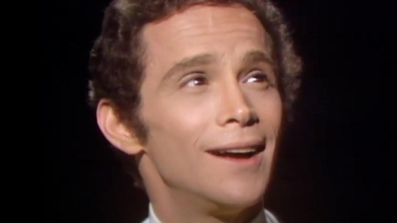 Joel Grey 