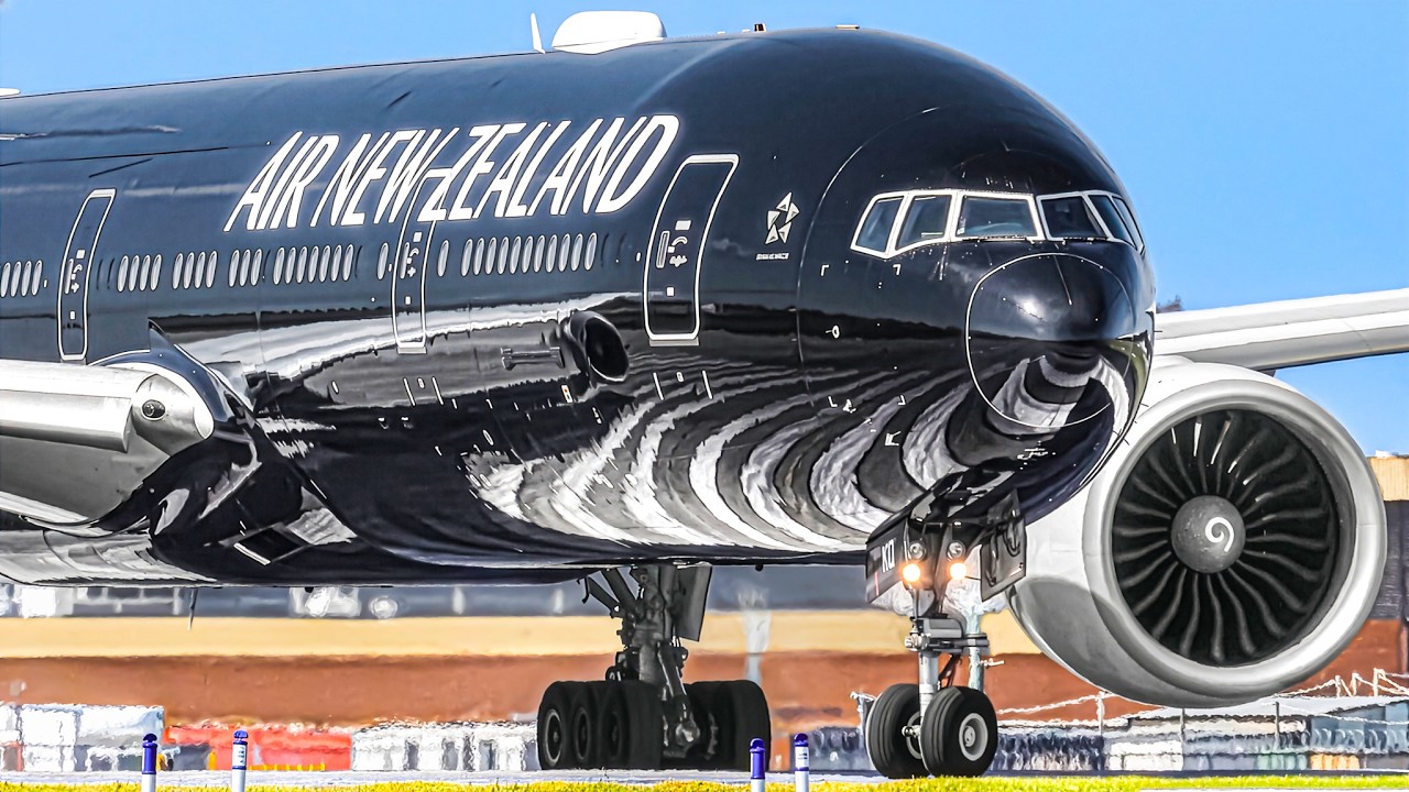 ✈️🇦🇺 MELBOURNE AIRPORT Plane Spotting in Australia 🇦🇺 CLOSE UP Heavy Aircraft Takeoffs on Runway 34