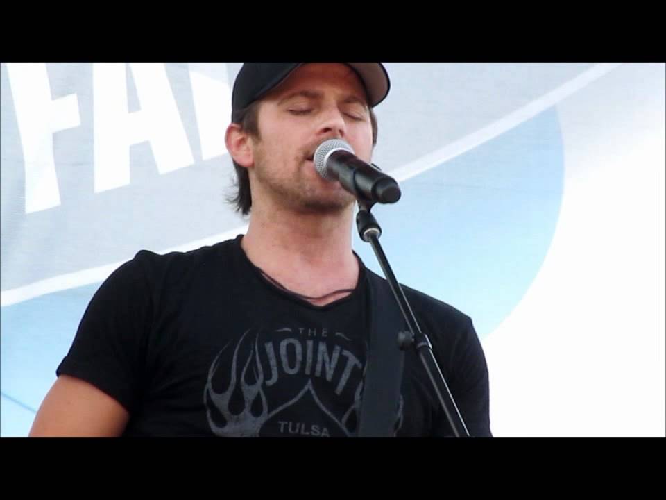 Somethin bout a truck- Kip Moore CMA FEST 2012