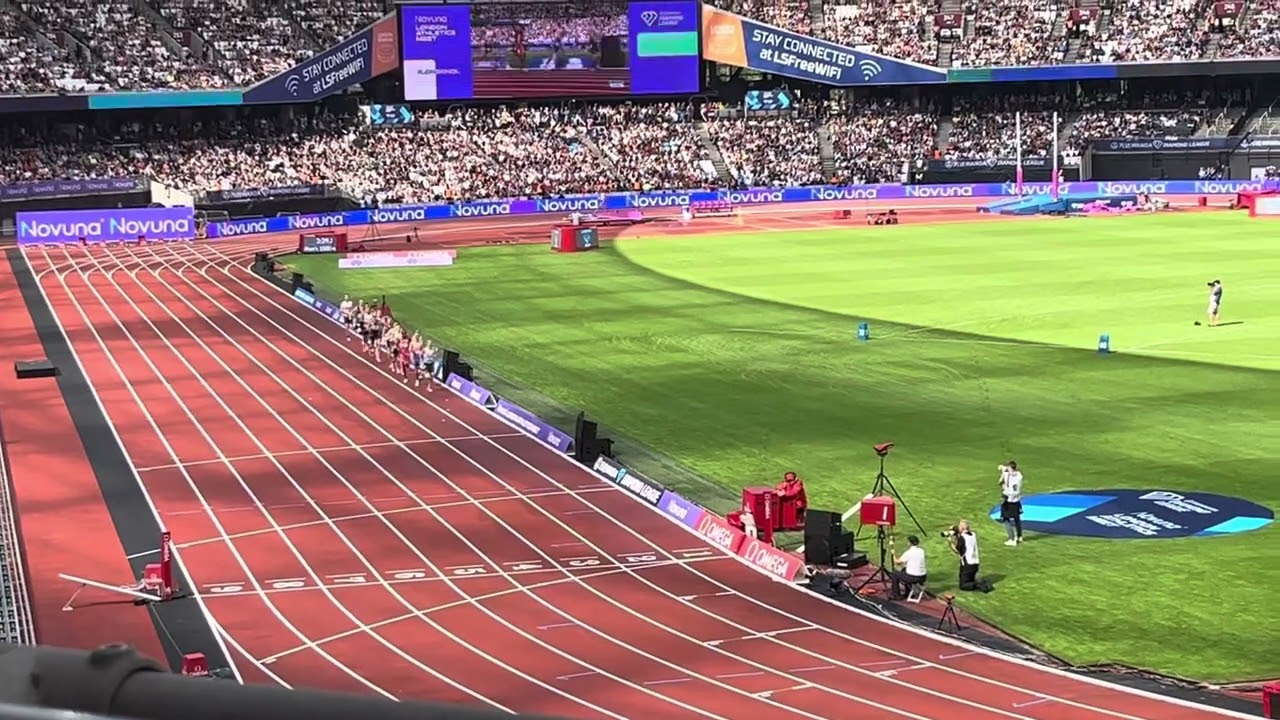 18 year old Koech runs new meeting record in 1500m - London Diamond League 2025 (stand view)