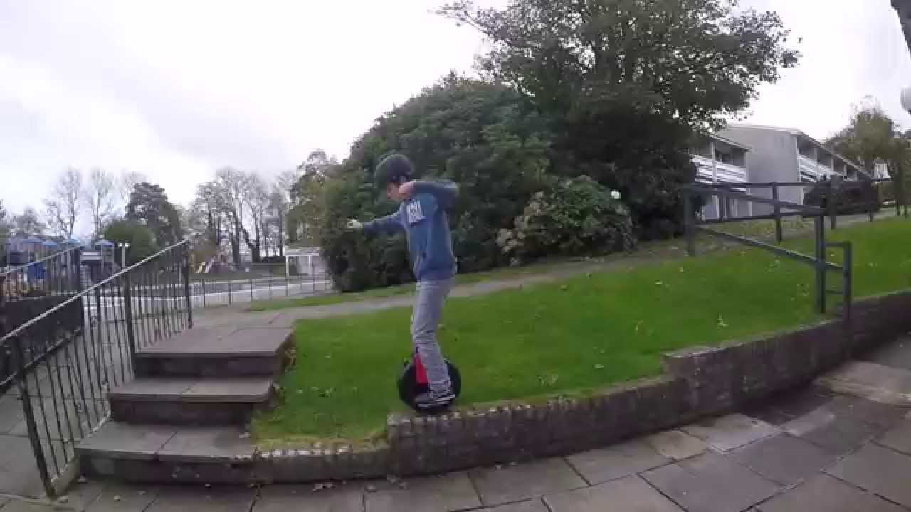 Airwheel X3 jumps, tricks and stunts while on holiday in Newquay