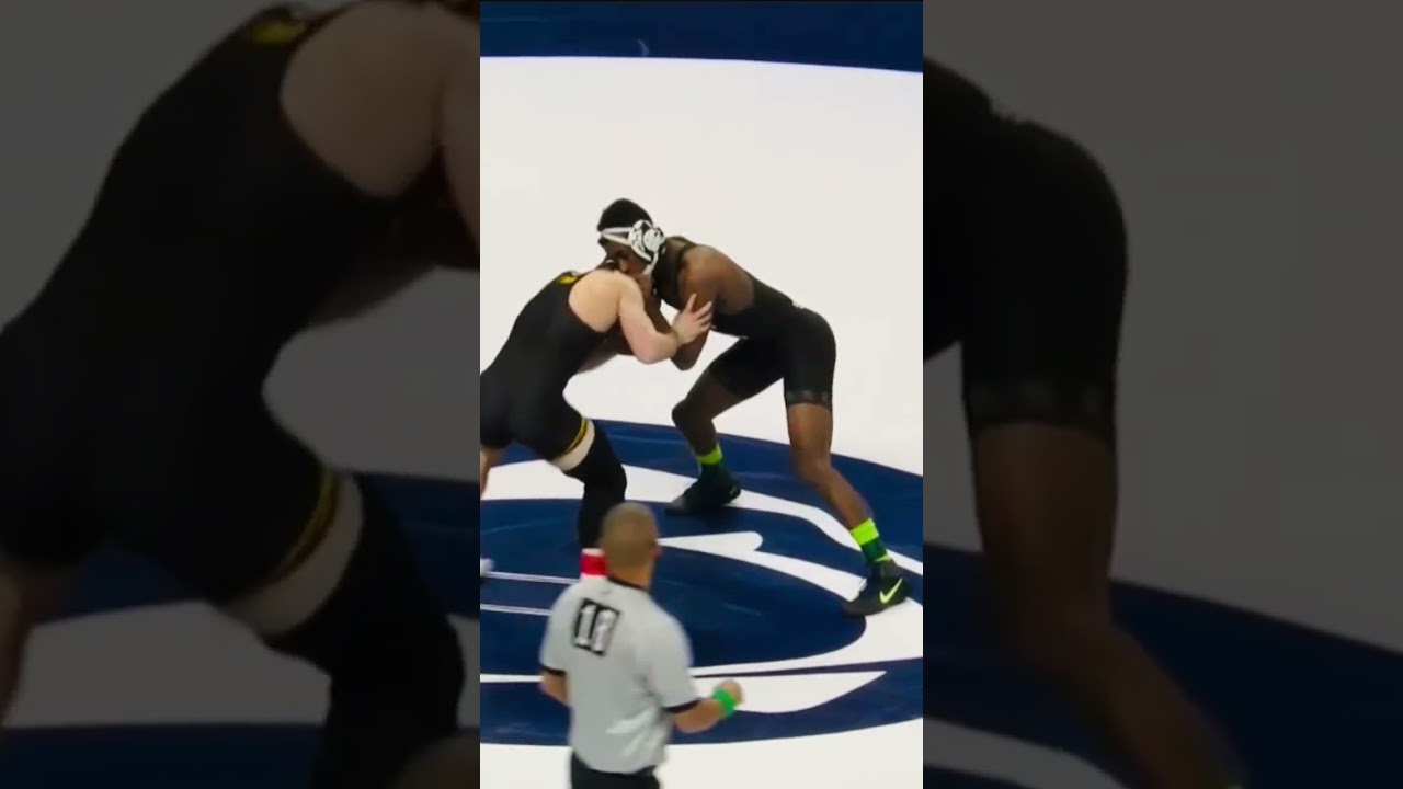 Spencer Lee (IOWA) vs. Rayvon Foley (MSU) 125 lbs 2021 B1G Semis, Quick Pin 0:24