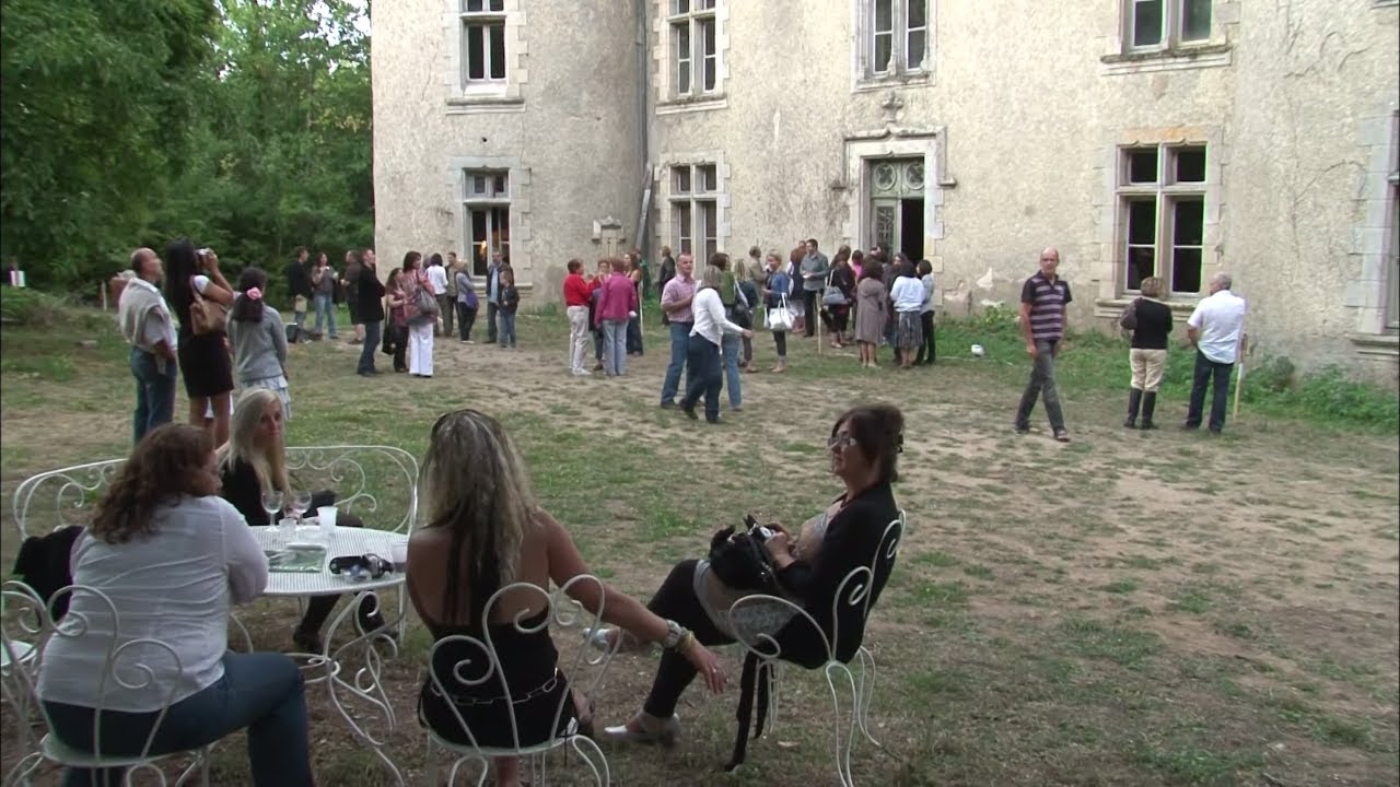 Rénovation d'un château, toute la famille s'y met !