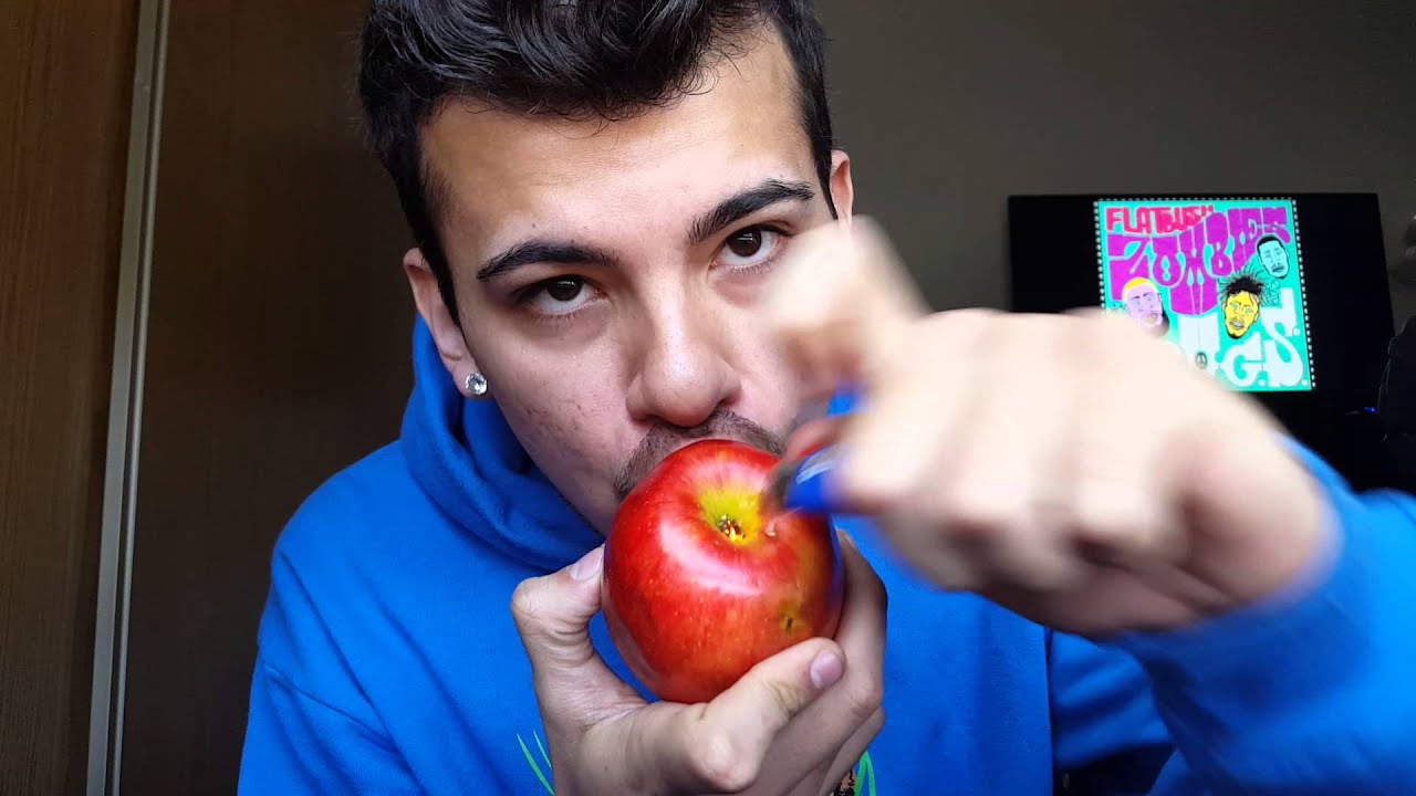 SMOKING WEED OUT OF AN APPLE!!