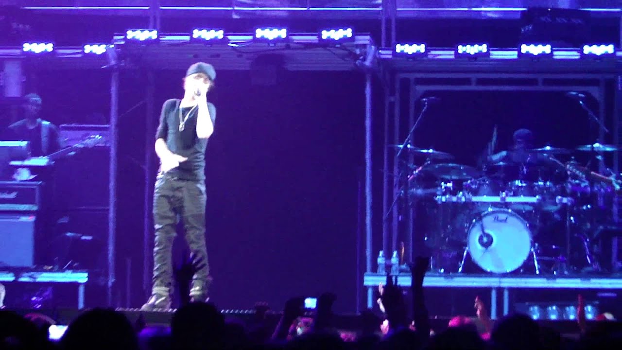 Justin Bieber - That Sould Be Me (My World Tour 2010 Hartford CT)