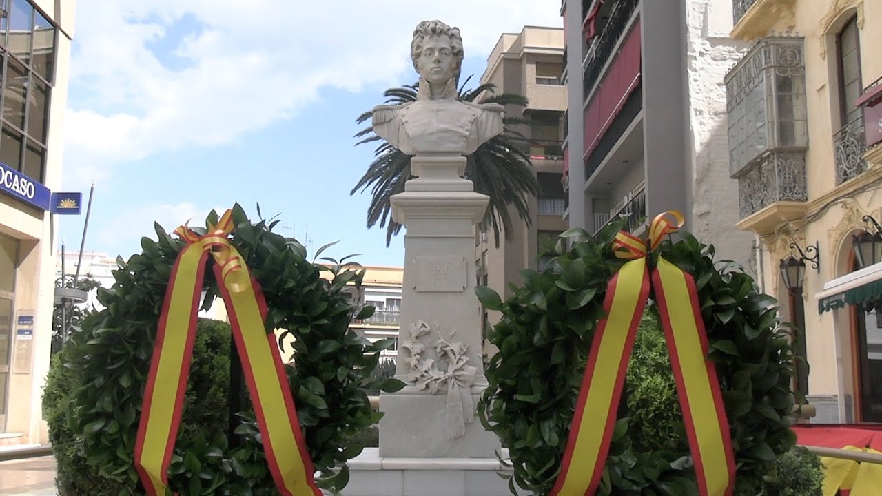 Ceuta honra al teniente Ruiz con un desfile militar de Regulares