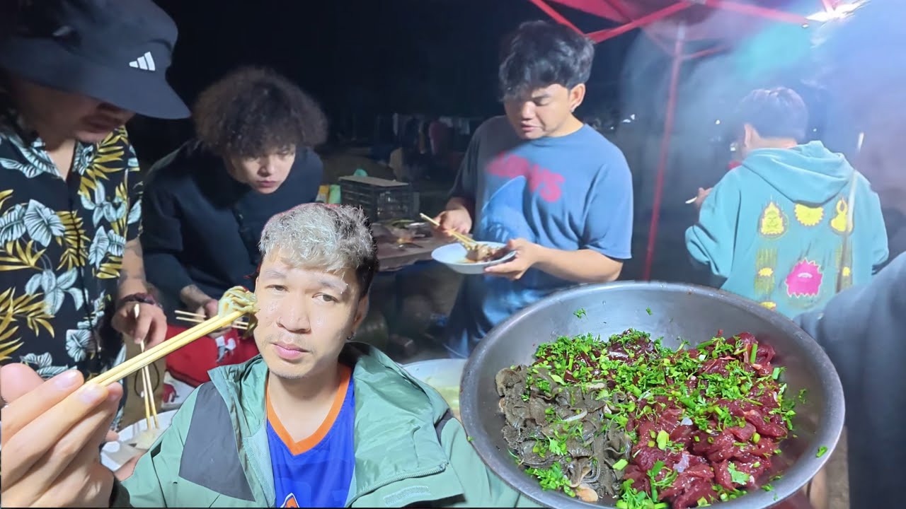โสภานา ￼￼ทำจิ้มจุ่มกินกับทีมงานลูกเขยใส่มอง 