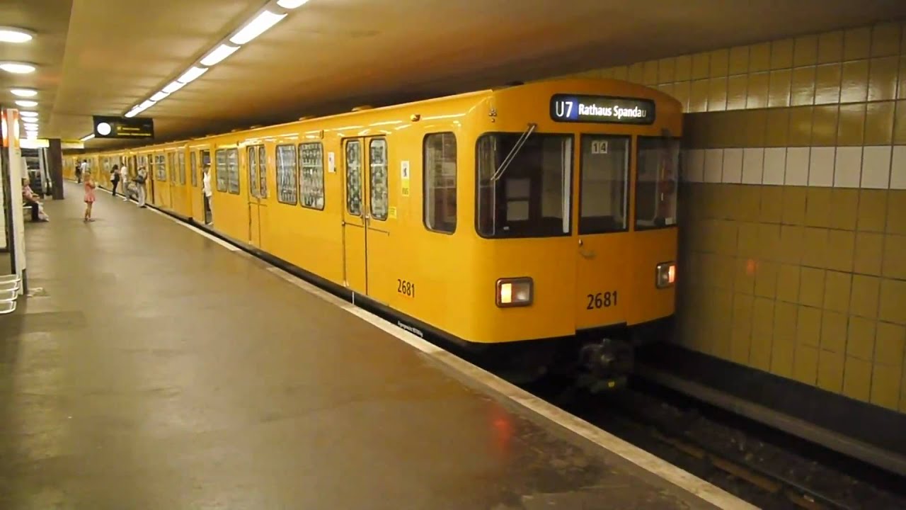 U-Bahn Berlin Bahnhof Zwickauer Damm U7 [1080p]