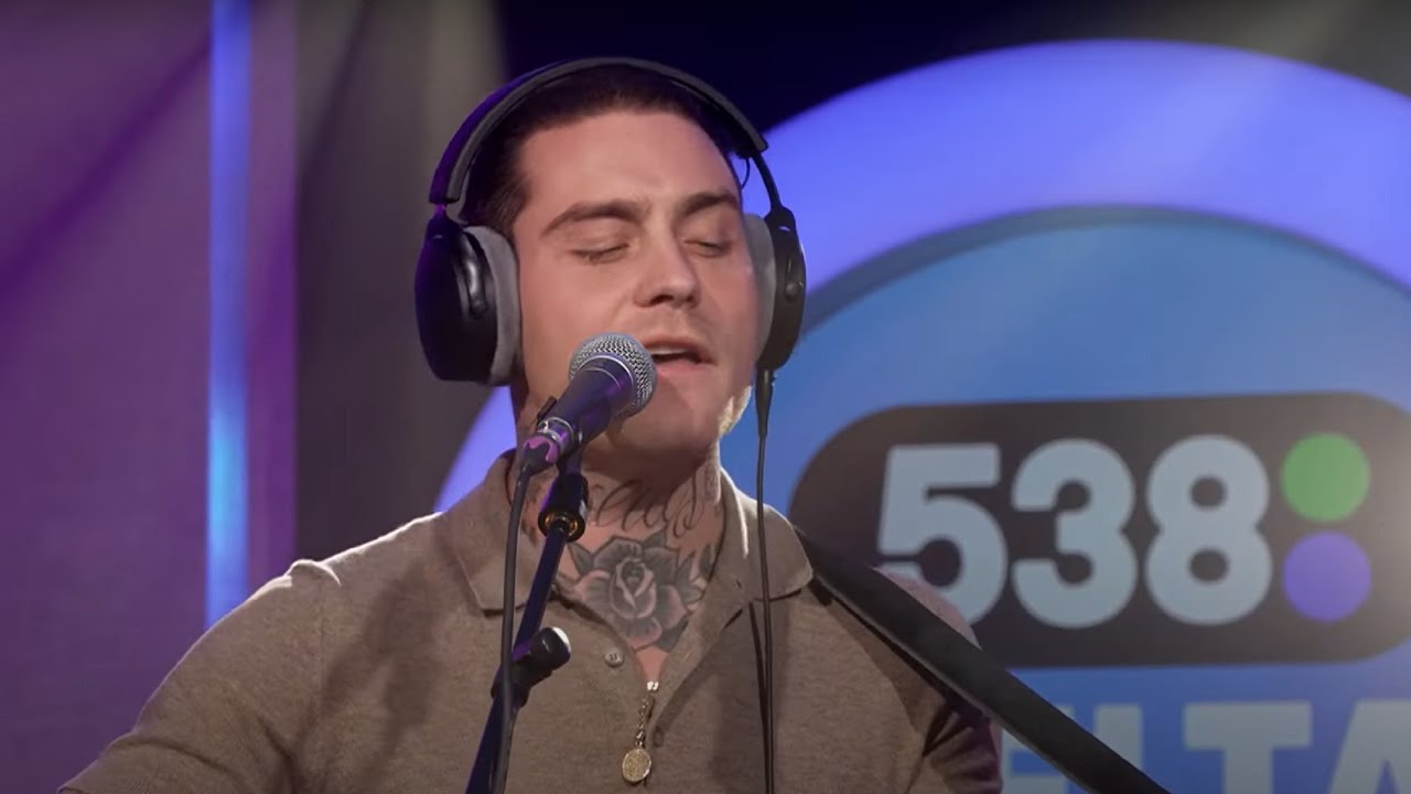 Douwe Bob - A Face In The Crowd (Tom Petty cover) Evers & Co Radio 538