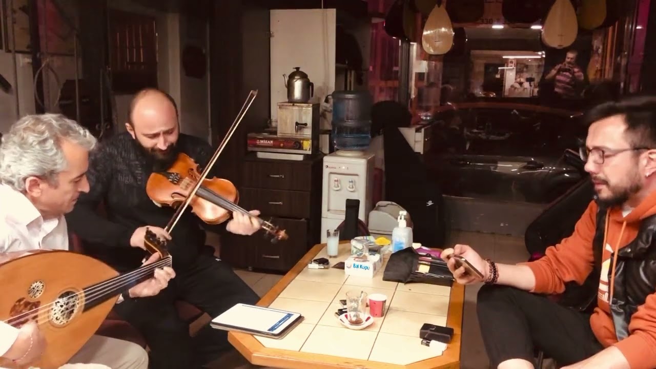 İbrahim Suat Erbay | Kaç yıl O Kadın Gönlüme Sevda Diye Akmış