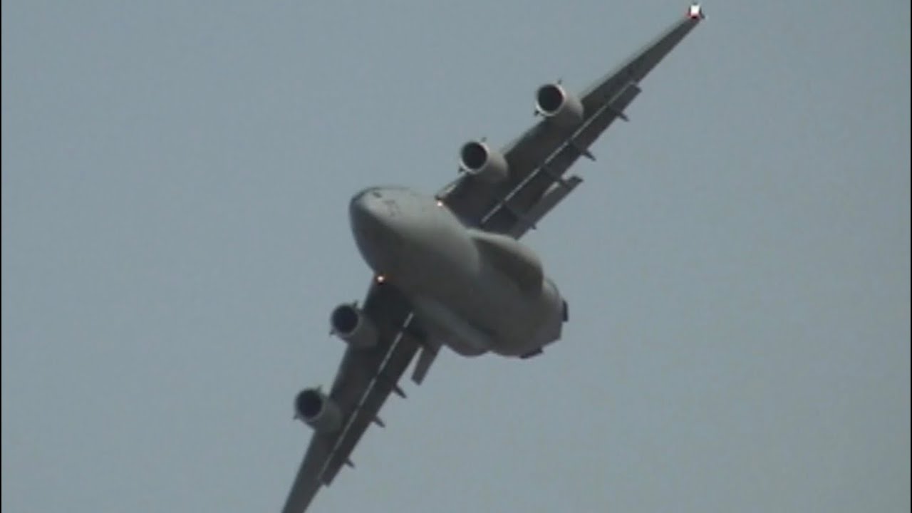 Demonstration flight of the U.S. Air Force's Boeing C-17 Globemaster III at the ILA  #c17 #ila 