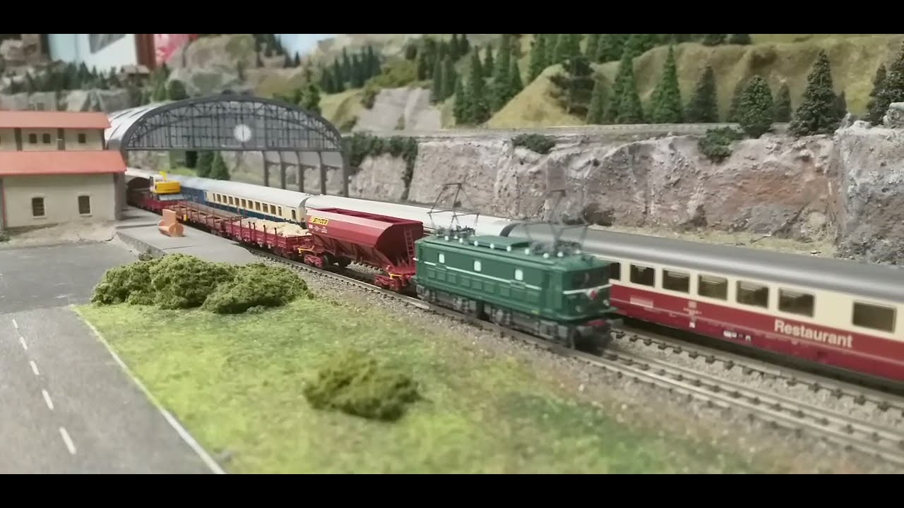 SNCF BB300, TALGO TEE BB67000, MOLIERE BR 110 DB, SNCF CC65000. ESCALA N en la AAFM.