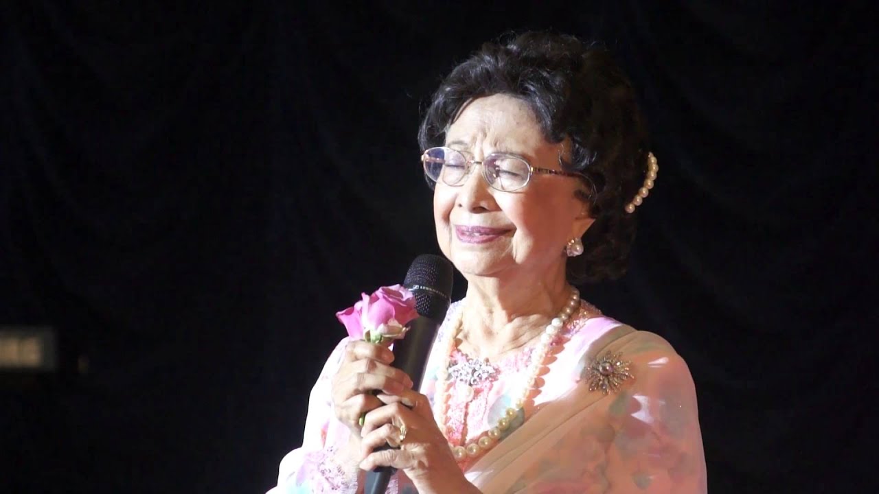Tun Dr. Siti Hasmah Singing - Gubahanku
