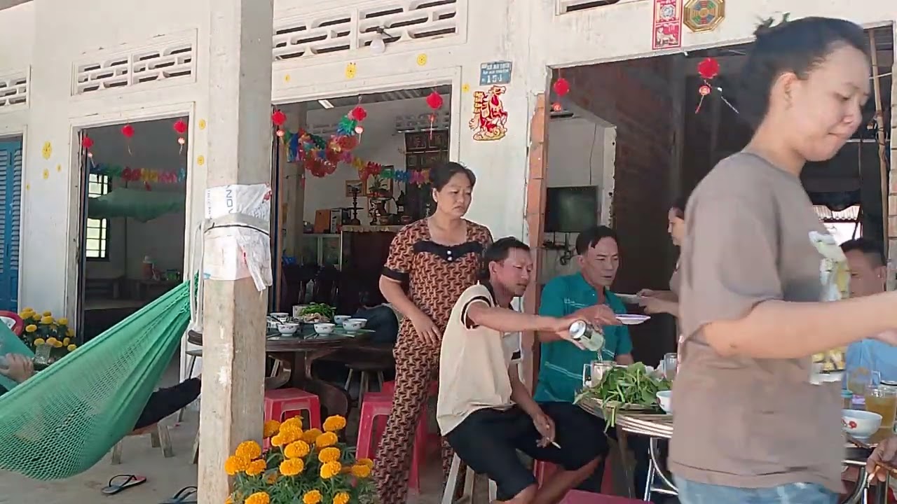 Mùng 1 Tết.. đại gia đình ba be ăn Tết năm 2026