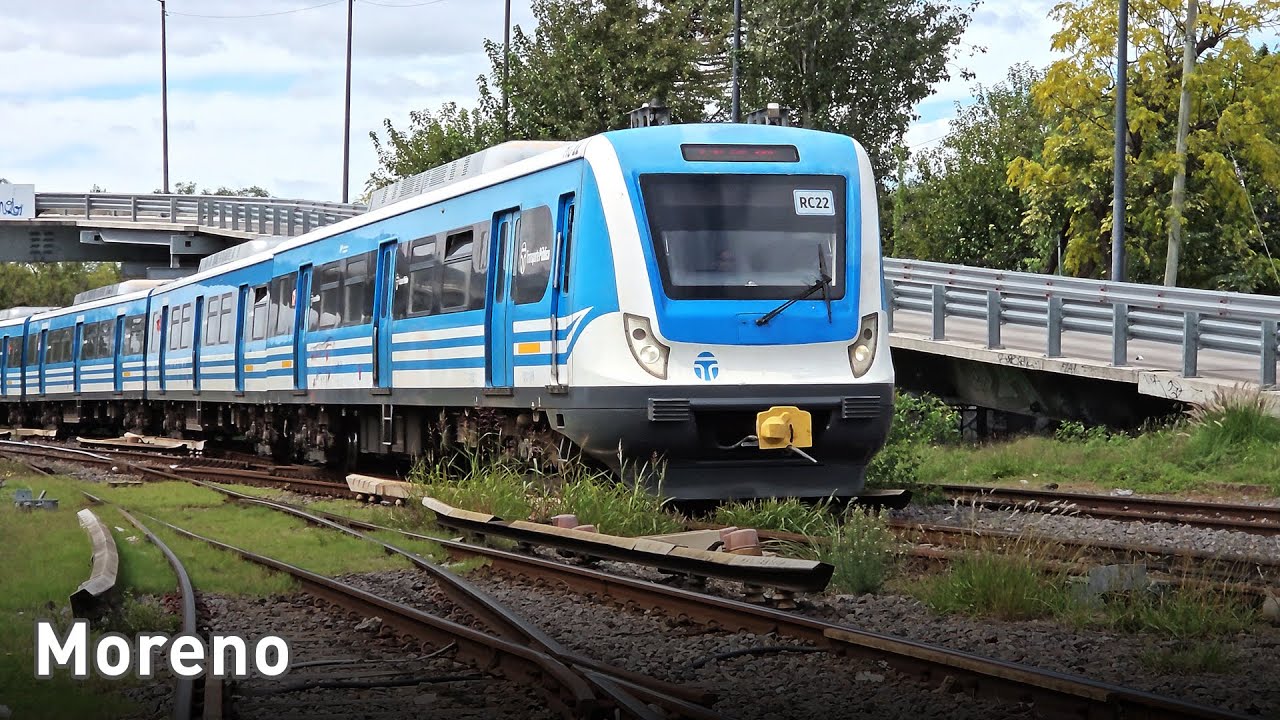 Trenes entrando y saliendo de Moreno // Línea Sarmiento