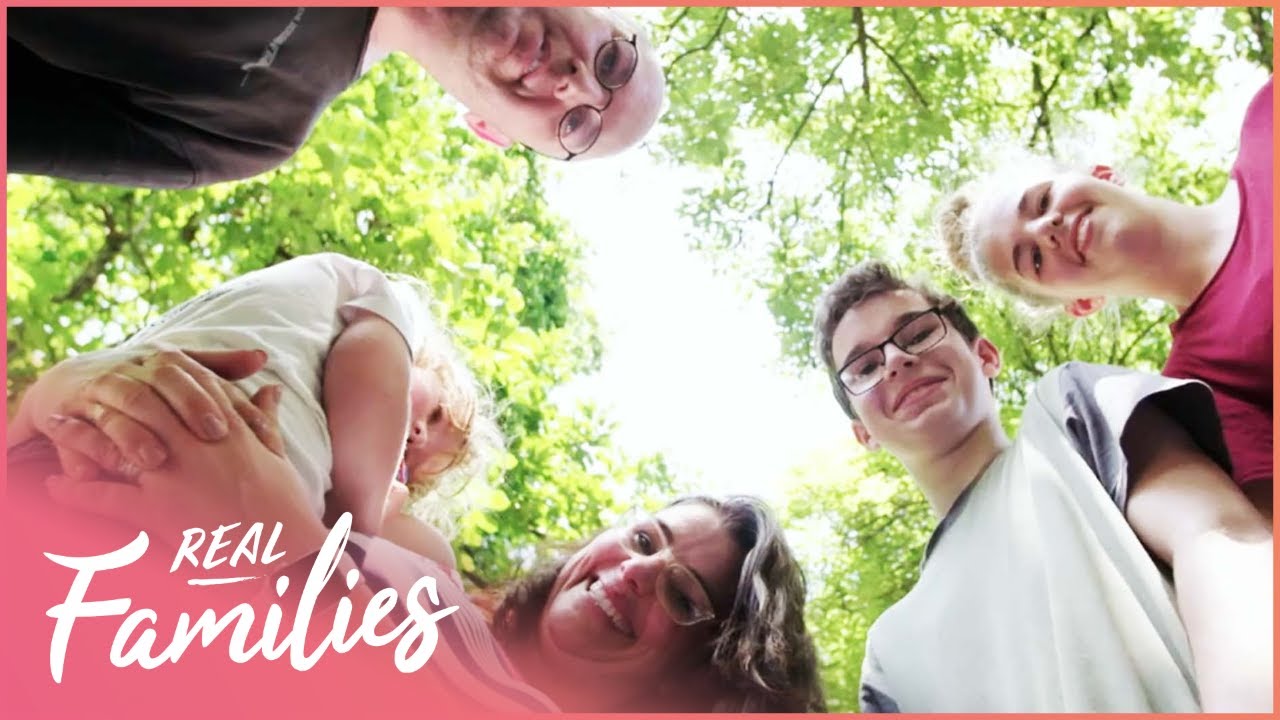 Real Families: The Family Using Sign Language | My Perfect Family