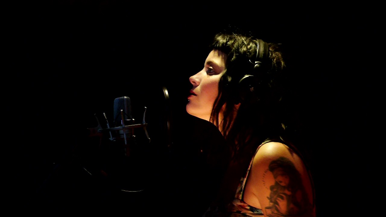 OLGA LA ROUGE - Just Friends / Amy Winehouse (COVER)