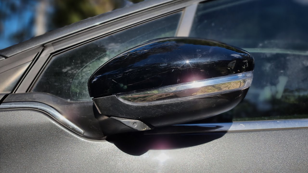 Peugeot 208 Side mirror cover and indicator glass replacement