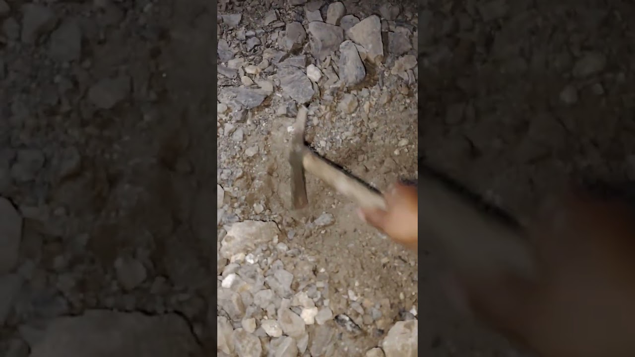 En las minas abandonadas con el detector 2da parte 🧑‍🦯‍➡️ ⛰️ #buscandotesoros #aventura #detectando 