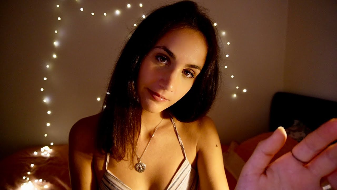 Ti senti solo? Ecco il video per te | ASMR ITA | ear-to-ear whispers