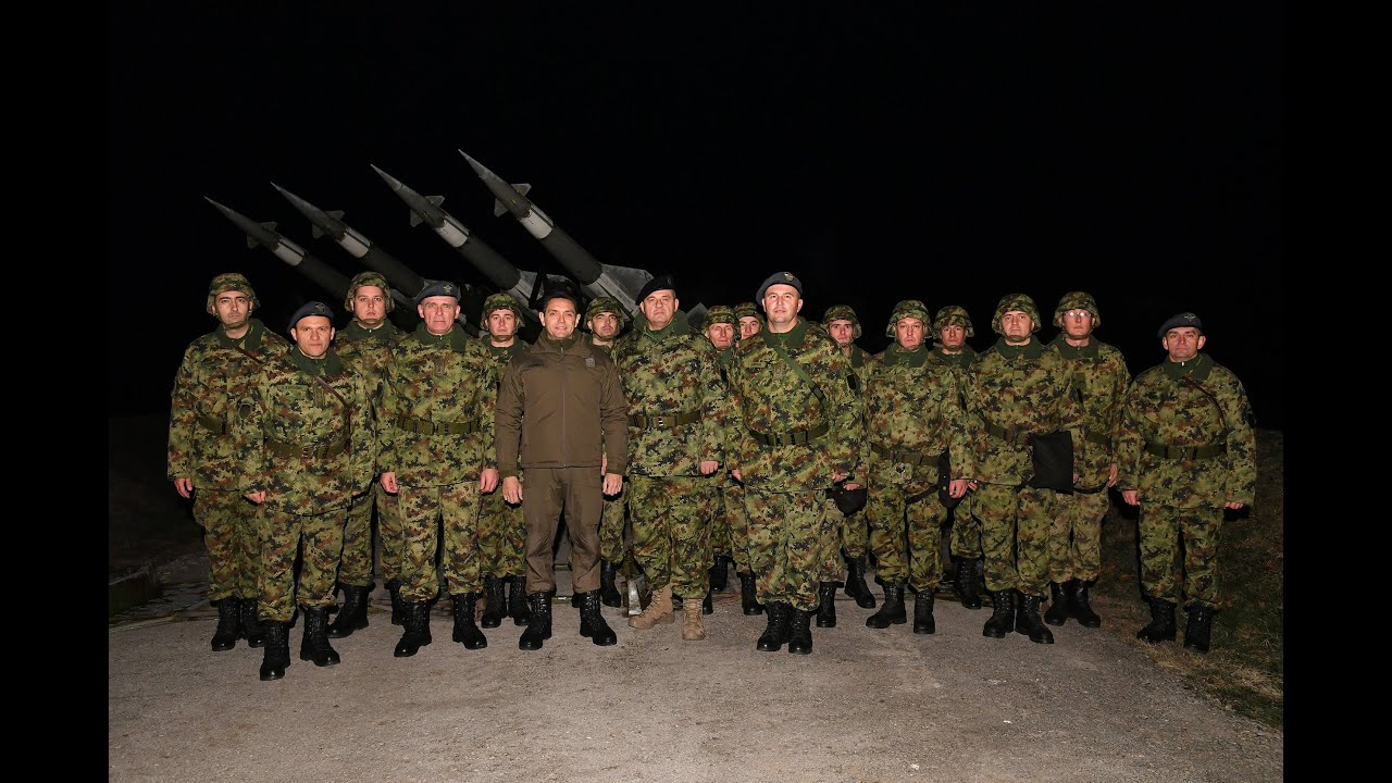Obilazak pripadnika 250. raketne brigade u novogodišnjoj noći