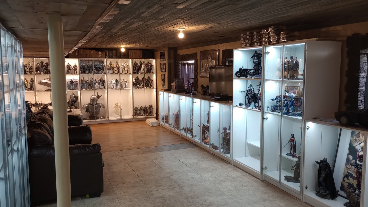 569 1/6 Scale Hot Toys, Sideshow, and other products Part 1 of 2.