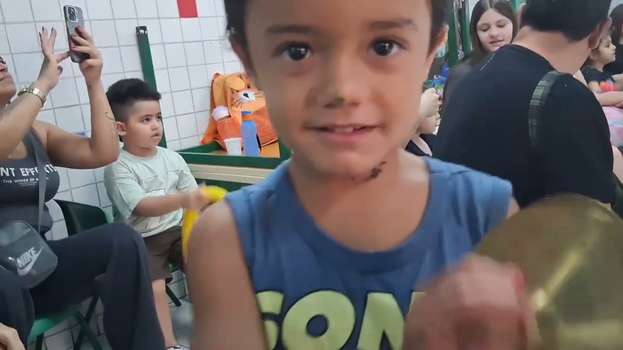 Sobre a 1 festa da família bailinho de Carnaval na escola nova 