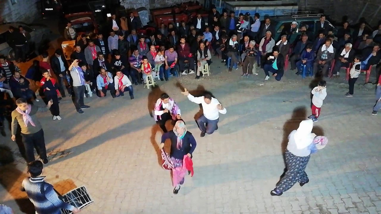 DEMİRCİ'NİN ÖREN köyünde AŞIK SELAHATTİN'in oğlu ŞERİF ALİ'NİN asker eğlencesinden görüntüler..