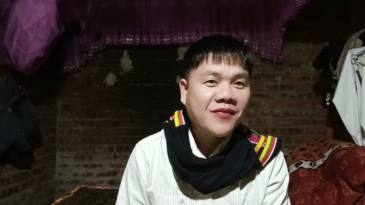 Em muôn gửi tiền Tết 