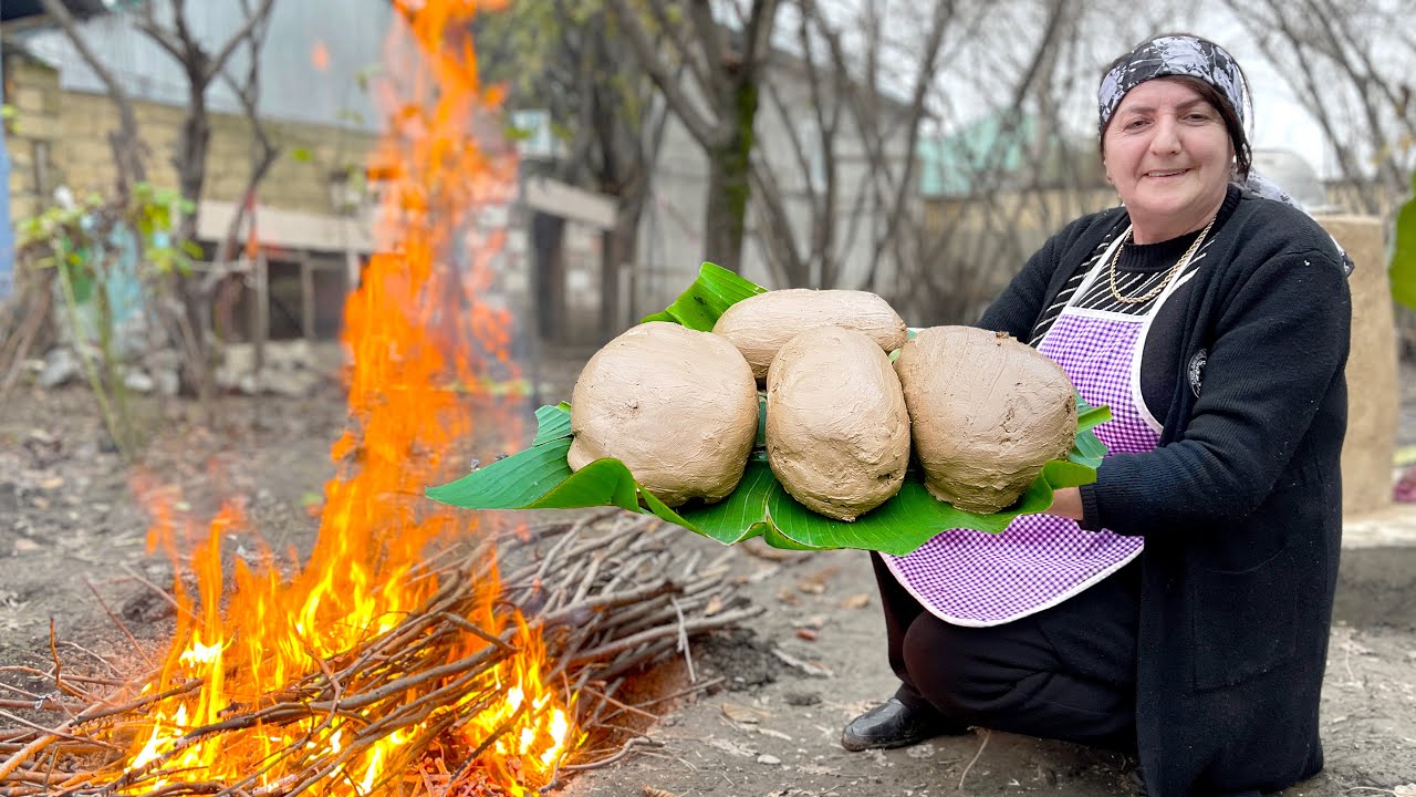 Целая курица жареная в грязи! Необычный секретный рецепт, который заставит вас проголодаться