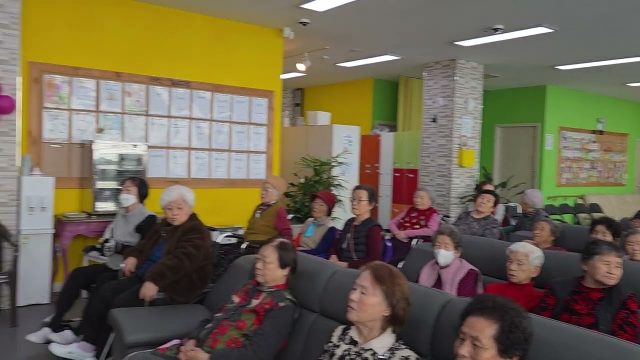 2026년 3월 17일  혁신도시  샬롬 주간센타 에서의 쟈니강사.~ 색소폰연주  