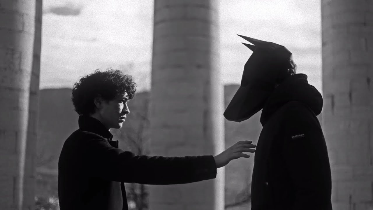 Talk To Her – Zodiac [Official Video]