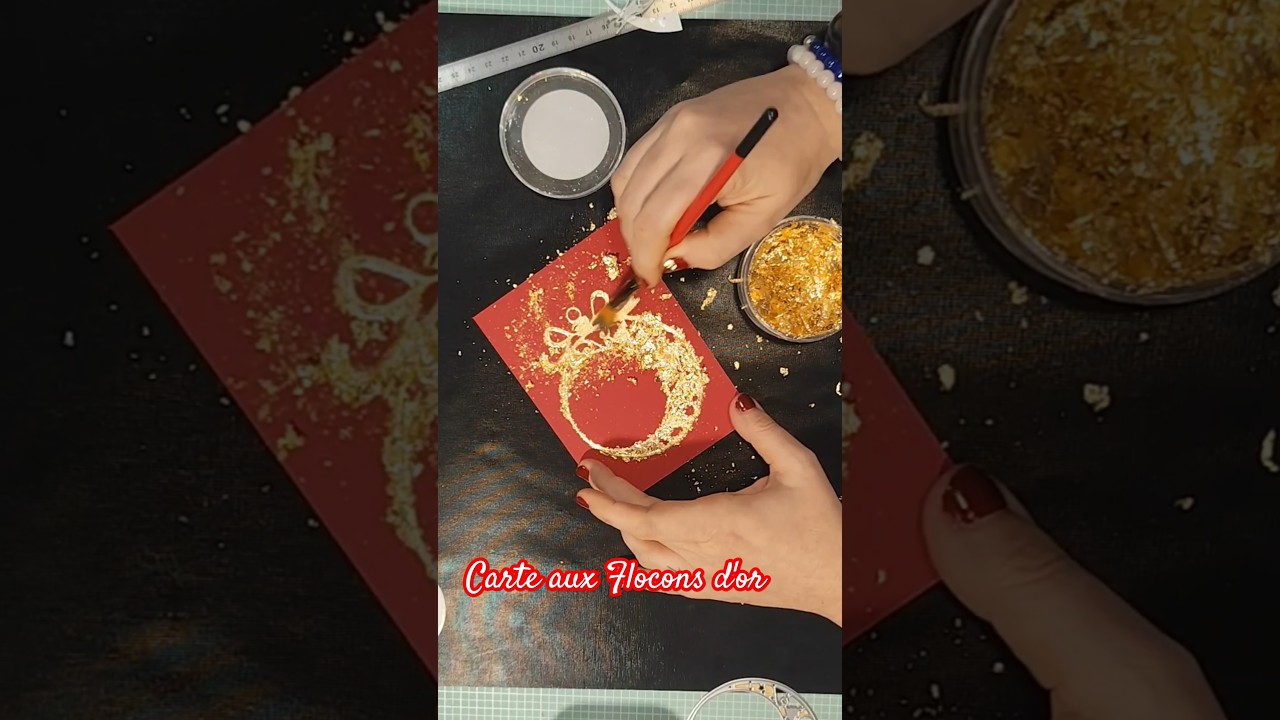 Carte aux flocons d'or ✨ tuto complet disponible ✨ #scrap #carte #noel #diy