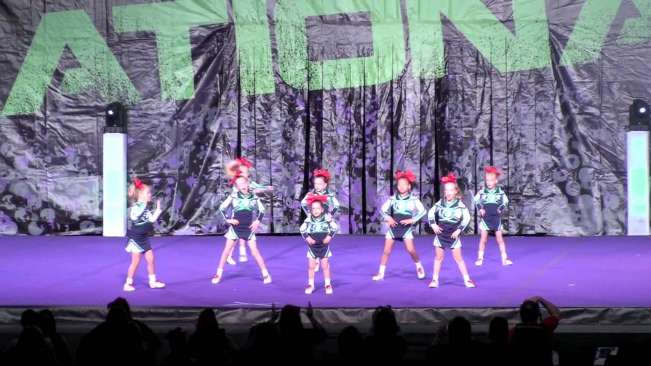 GU Mini Cheer Team at 2012 Jamfest Super Nationals - Day 1