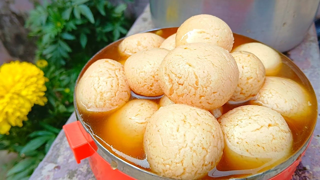 হুবহু কলকাতা মিষ্টির দোকানের  মতো নলেন গুড়ের রসগোল্লা রেসিপি | Spongy Rasgulla Recipe