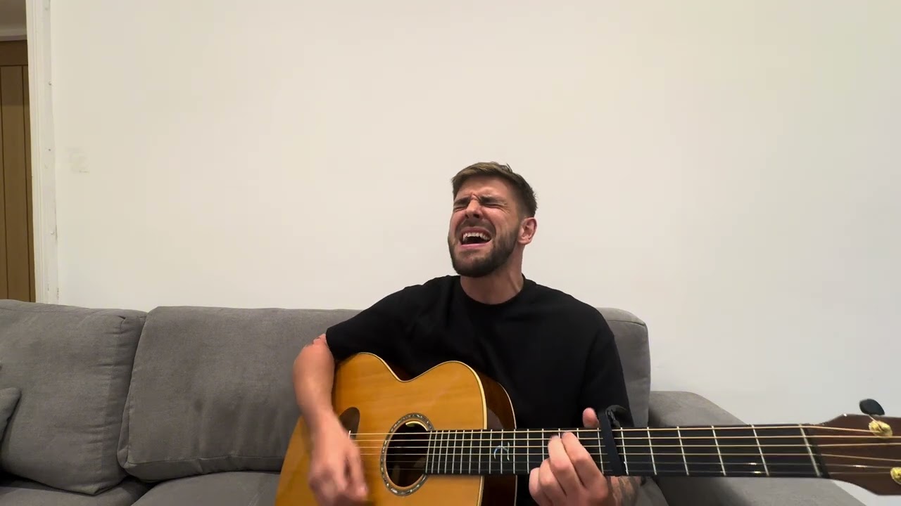 Kings of Leon - Use Somebody (Tom James Acoustic Cover)