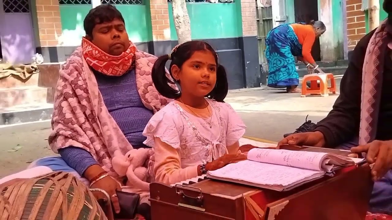 অসাধারন কন্ঠে ভজন সংগীত শ্রবন করুন