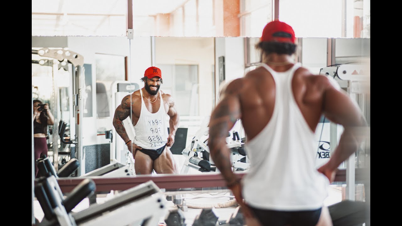 Training Shoulders - Reps for Baz and Rex