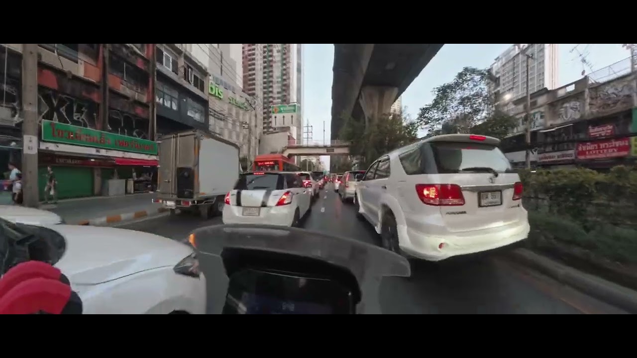 [ASMR] ขี่มอไซค์ไปทำงานกับ ADV350 (No Talking)