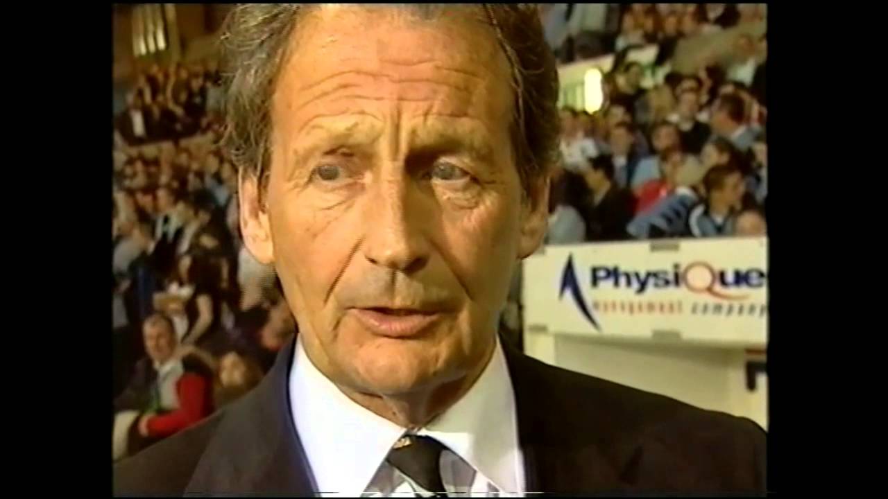 Cardiff vs Pontypridd. 2003. Halftime chat.