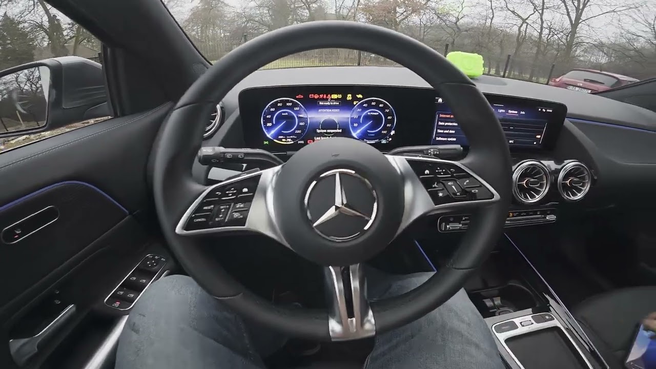 MERCEDES-BENZ EQA &ndash; Как зарядить смартфон беспроводным способом