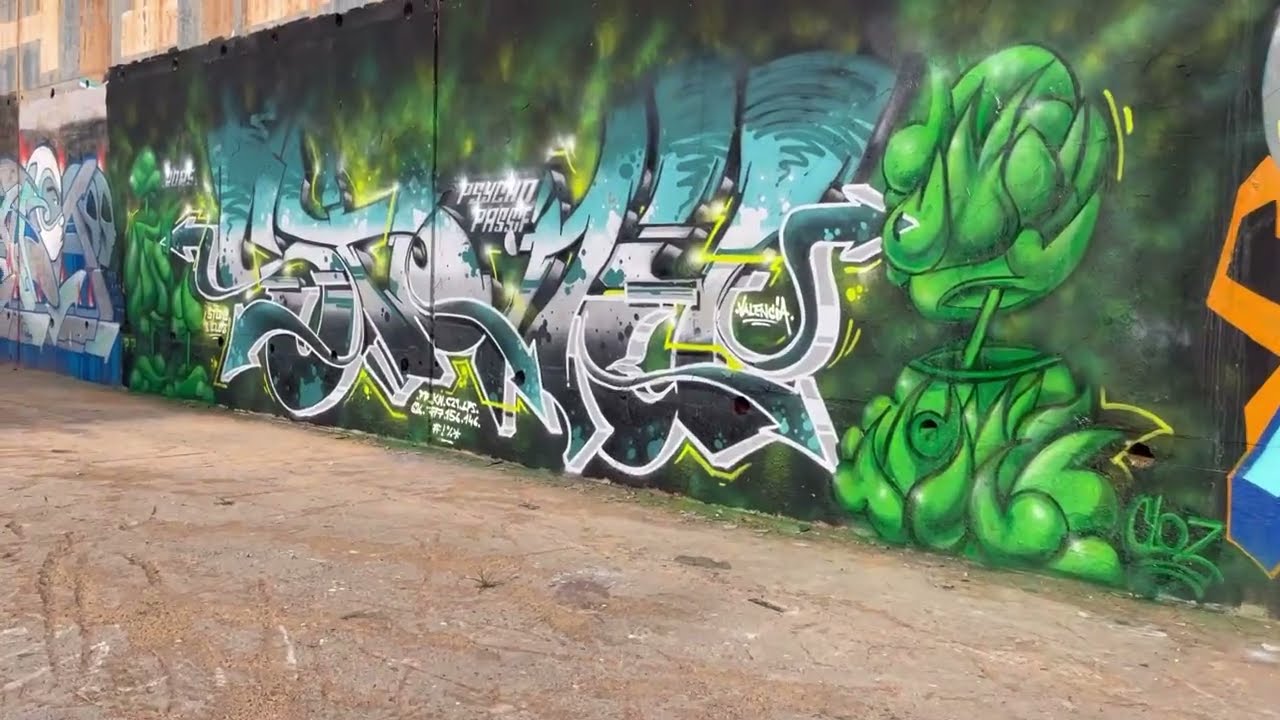 HUGE GRAFFITI IN VALENCIA 🇪🇸 | Street Art Collab with CLOZ