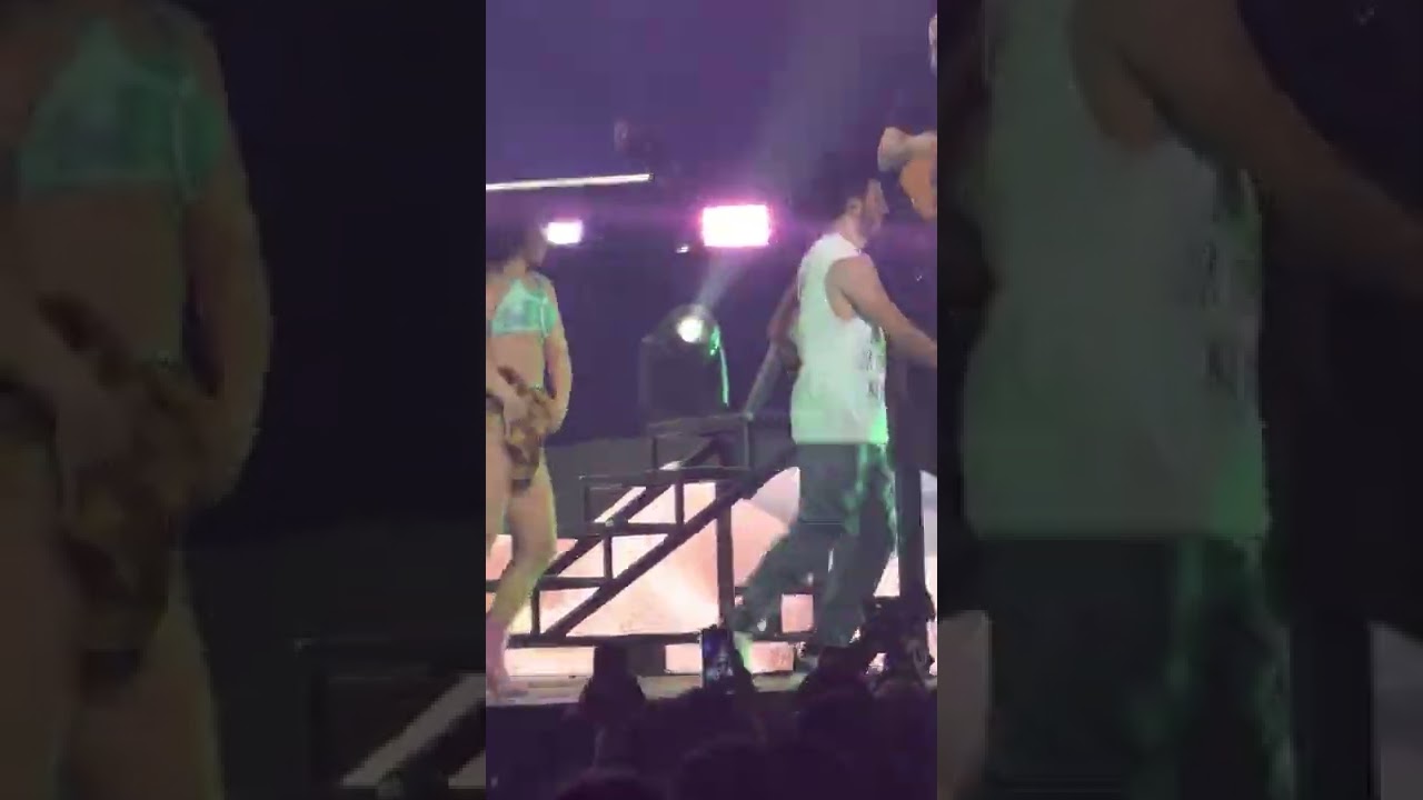 Sebastian Yatra ~ Runaway en Chile