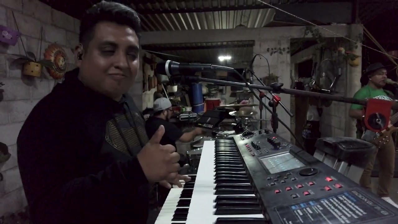 Ojitos Bonitos - Aztral Kumbia En Vivo Ensayo Noviembre 2022
