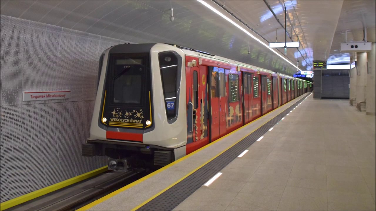 Świąteczne Metro [Inspiro + Rusek]
