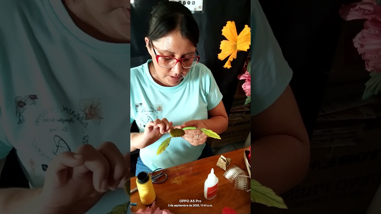 Tutorial de cómo armar una peineta o tocado con Flor de tulipan mexicano o tulipan Tabasqueño.