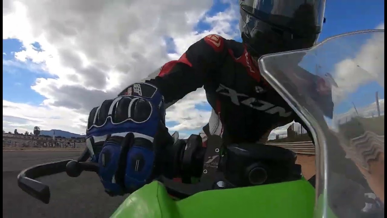 Onboard lap around Circuito de Cartagena Kawasaki ninja 400