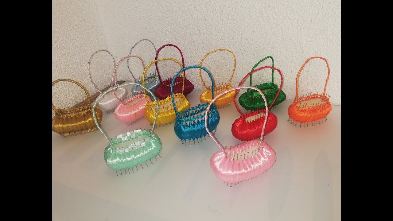 Zapachowe koszyczki z mydła i wstążki / Scented soap baskets and ribbon
