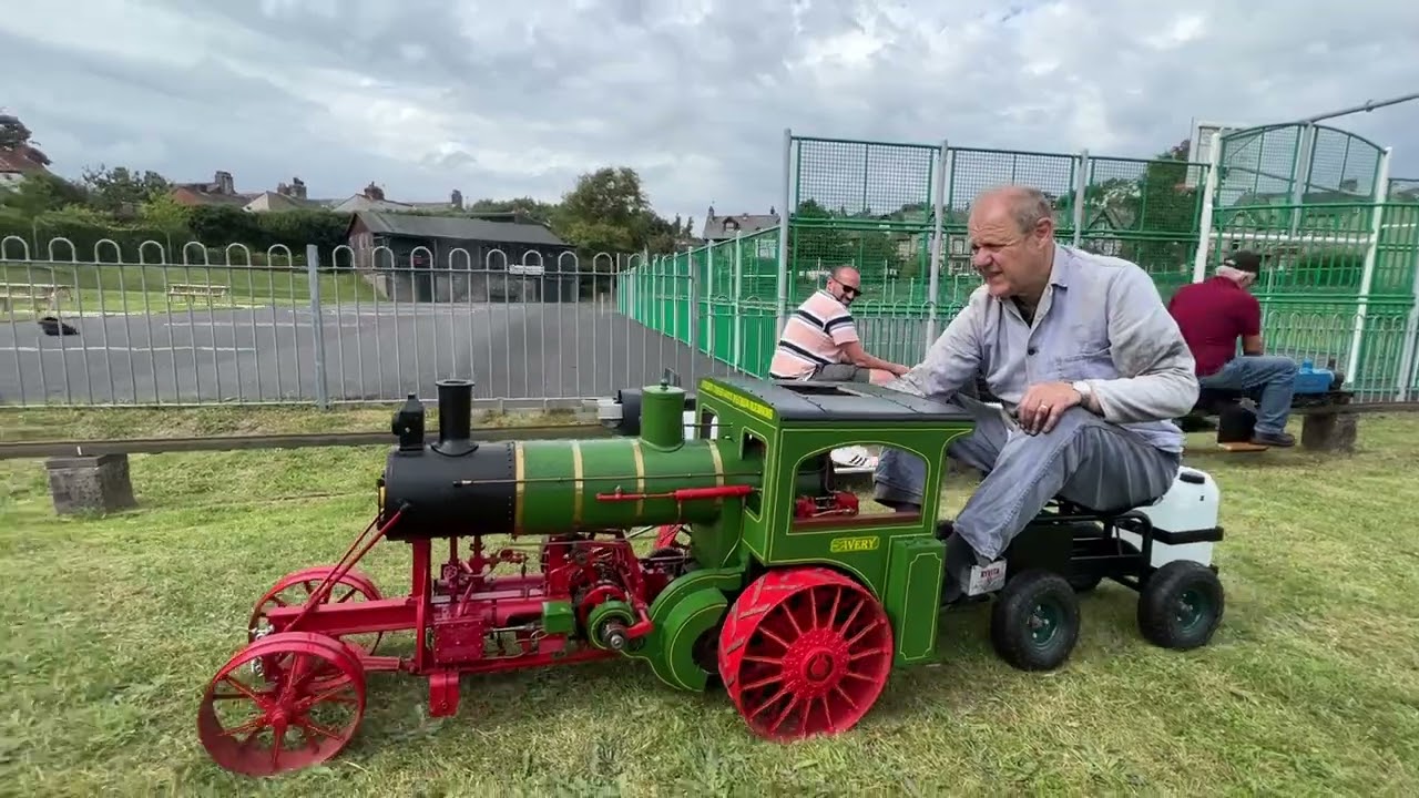 Avery undermount traction engine