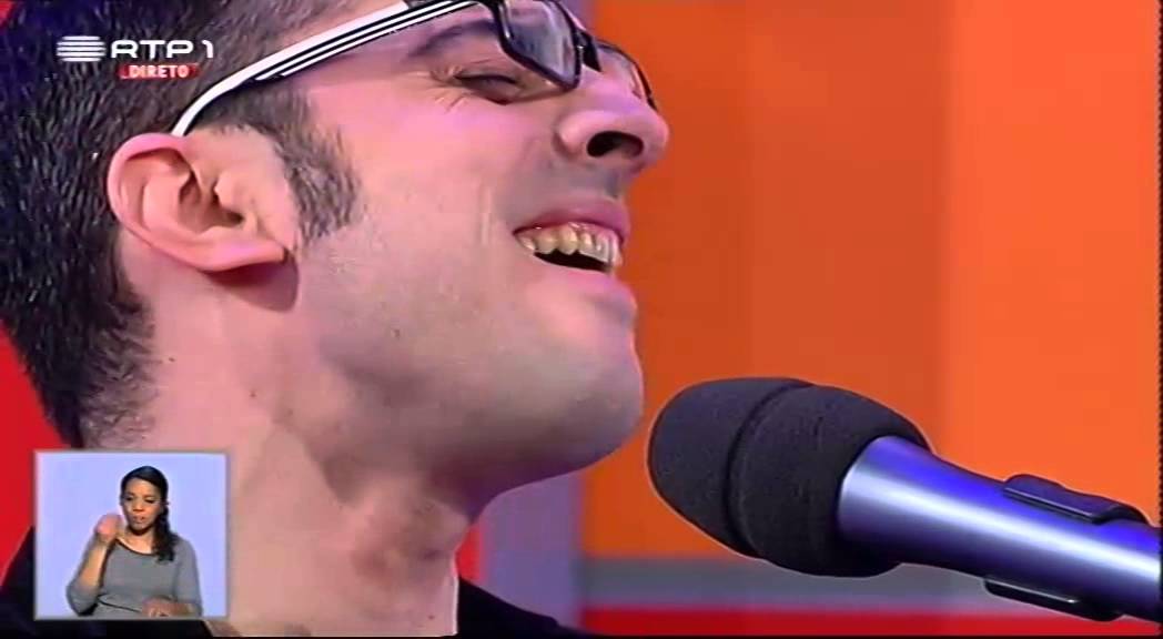 Miguel Correia canta 
